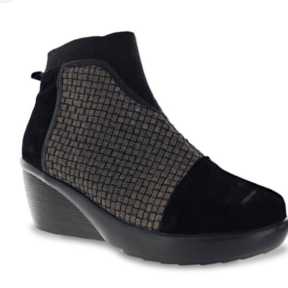 bernie mev. Shoes - Bernie Mev Zoe Wedge Bootie